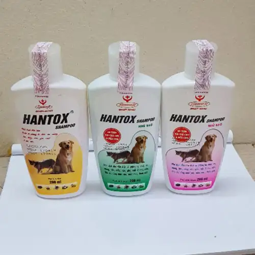 Ba phiên bản sữa tắm Hantox cho chó mèo màu vàng, xanh và hồng