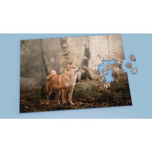 Bộ xếp hình chó Shiba Inu đứng giữa khung cảnh rừng cây mùa thu.